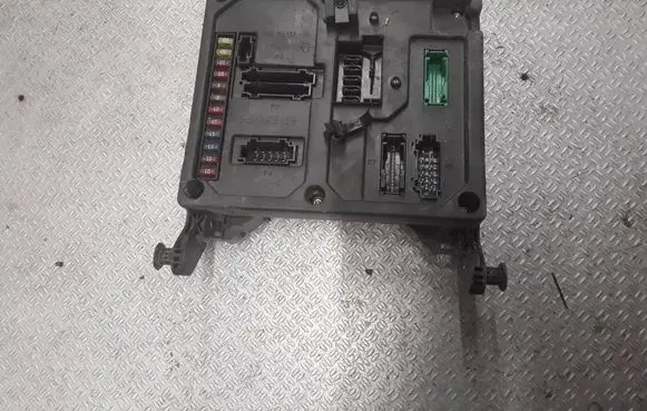 Ford Galaxy Fuse module 7M3962258AC S120042200A