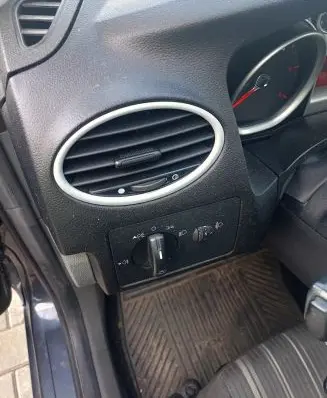 Ford Focus Light switch