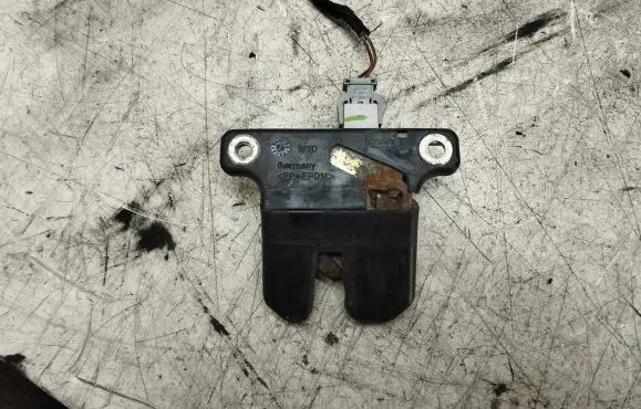 Audi A4 S4 B5 8D Tailgate/trunk/boot lock/catch/latch
