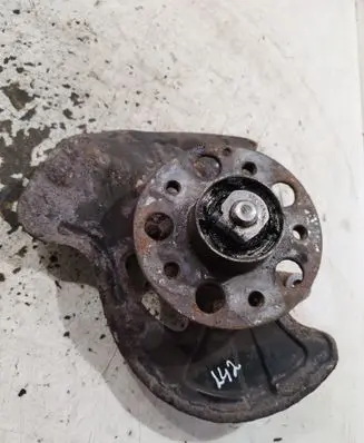 Mercedes-Benz C W203 Front wheel hub spindle knuckle
