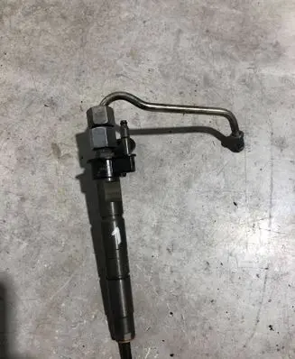 BMW 3 E92 E93 Fuel injector 7797877 779787705 0445116001
