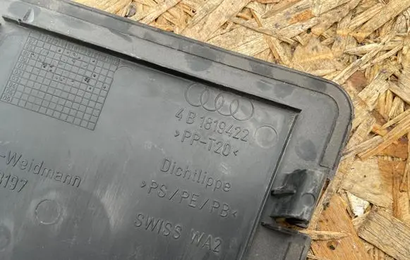 Audi A6 S6 C5 4B Battery box tray cover/lid 4B1819422
