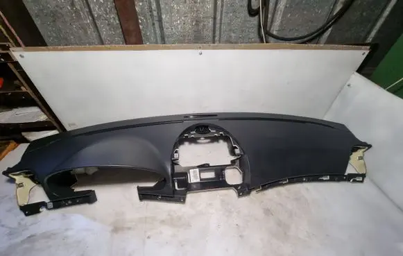 Mercedes-Benz E W211 Dashboard A2116800687