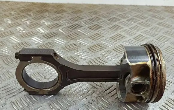 KIA Stinger Piston with connecting rod 