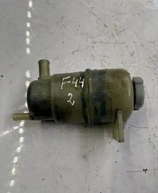Mitsubishi L200 Power steering fluid tank/reservoir 