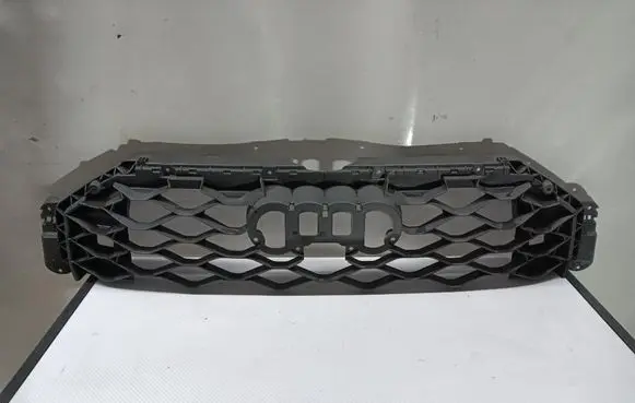 Audi Q3 F3 Front bumper upper radiator grill 83F853692