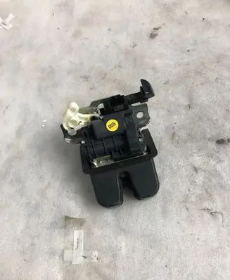 Volkswagen Tiguan Tailgate/trunk/boot lock/catch/latch 5na827505