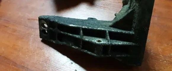 BMW 7 E38 Engine mounting bracket 1704583