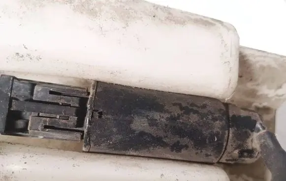 Toyota Corolla E120 E130 Windscreen/windshield washer pump 