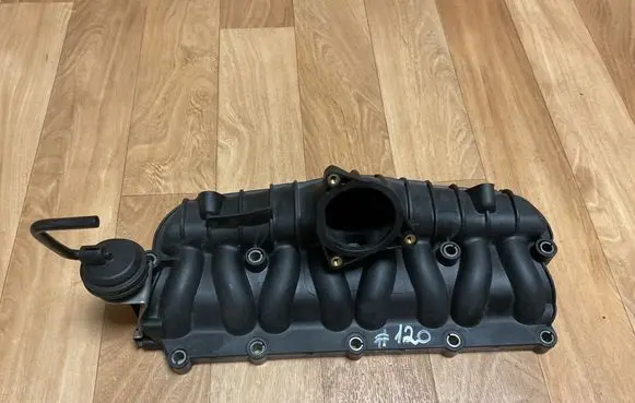 Volkswagen PASSAT B6 Intake manifold 03G129711