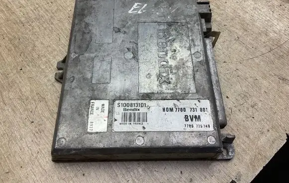 Renault 19 Engine control unit/module S100813101F 7700735140