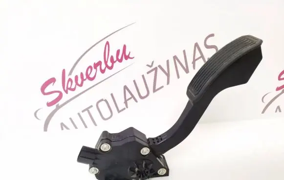 Toyota RAV 4 (XA30) Accelerator throttle pedal 7811042010 03J16B00426 1988007270