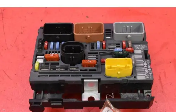 Peugeot 308 Fuse box set 9675878480