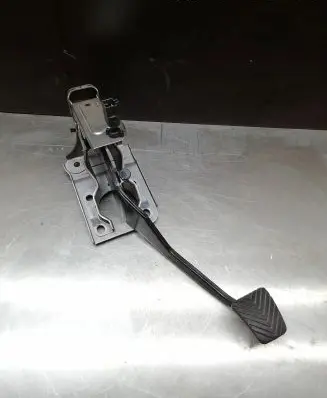 Mitsubishi Lancer X Brake pedal