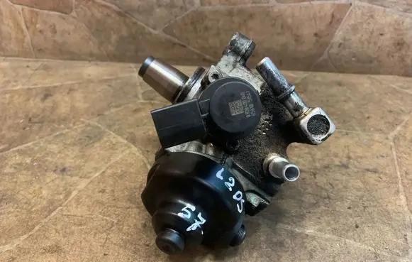 BMW 3 F30 F35 F31 Mechanical fuel pump 8511626