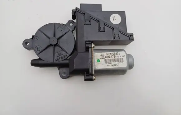 Volkswagen Polo IV 9N3 Rear door window regulator motor 6Q0959811