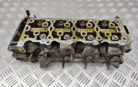 Volkswagen Golf Plus Engine head 03F103373D