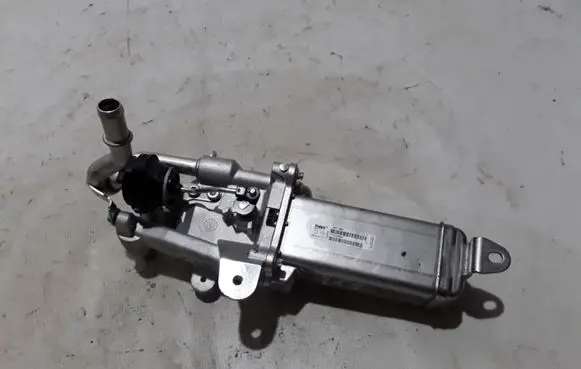 Renault Master III EGR valve cooler 147355889R
