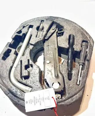 Audi A3 S3 8P Tool box 1K0018115f