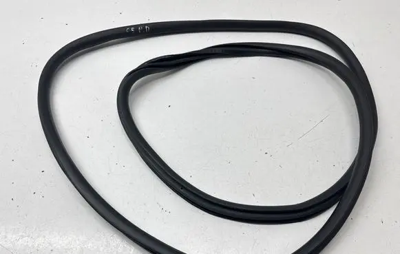 Citroen C5 Aircross Front door rubber seal 9811537480