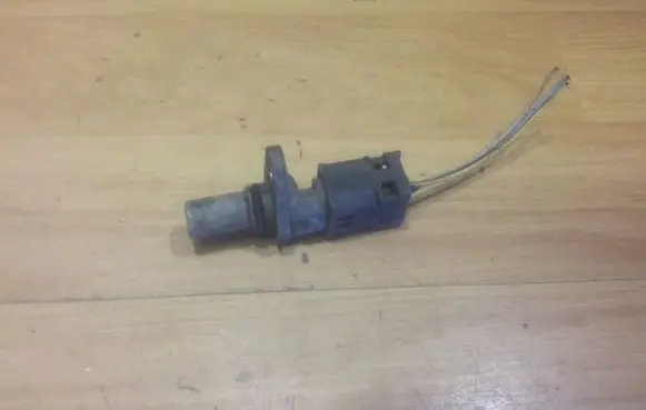 Ford Mondeo Mk III Camshaft position sensor 6C1112K073AA