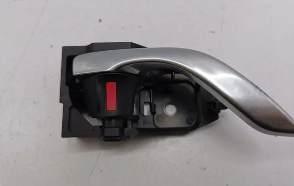 Mazda CX-5 Front door interior handle