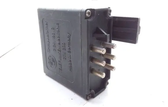 BMW 3 E30 Hazard warning light relay 274200 22411902