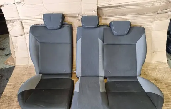 Ford Focus Second row seats 
