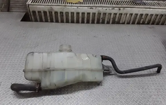 Nissan Note (E11) Coolant expansion tank/reservoir