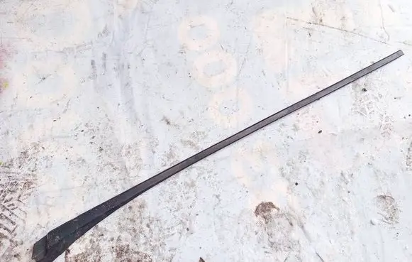 Ford S-MAX Front door glass trim molding 6M21R03194AG