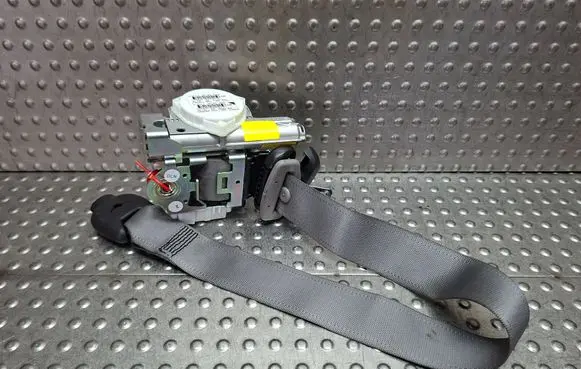 Fiat 500 Front seatbelt S27624587 7355283840
