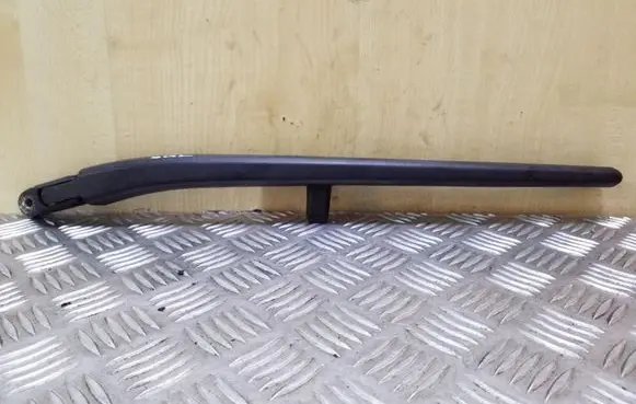 Chevrolet Captiva Rear wiper blade arm