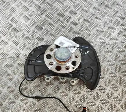 Mercedes-Benz SLC R172 Front wheel hub A2043320201