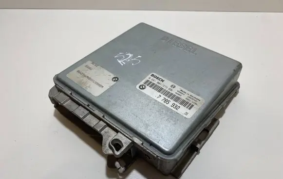 BMW 5 E39 Engine control unit/module 7785932 0281001373