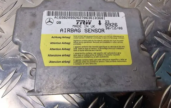 Mercedes-Benz A W169 Airbag control unit/module A1698209926