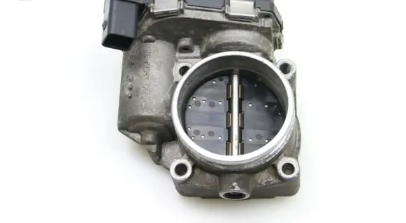 BMW 1 E81 E87 Throttle valve 7561066