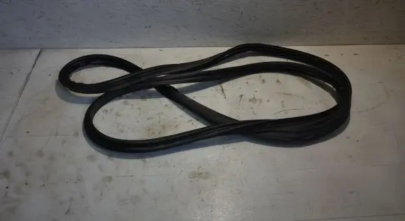 Mazda CX-7 Trunk rubber seal (body) 