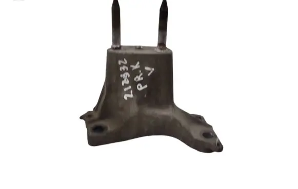 Honda Civic Engine mounting bracket