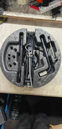 Renault Latitude (L70) Tool set 995047673R