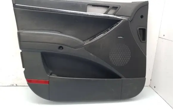 Hyundai ix 55 Front door card panel trim 823303J000