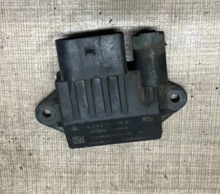Mercedes-Benz R W251 Glow plug pre-heat relay A6429005801 0522140210 14098028011