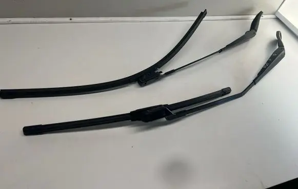 Volvo V60 Headlight wiper blade set 30753505 30753504