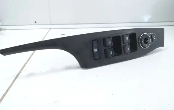 Hyundai i40 Electric window control switch 935703Z000