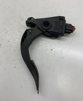 Audi A6 S6 C6 4F Accelerator throttle pedal 8K1723523 6PV00950501