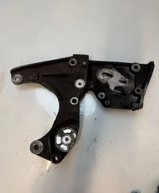 Alfa Romeo 159 A/C compressor mount bracket 46552526