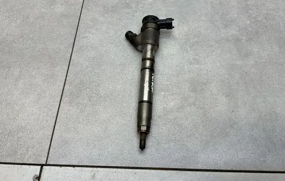 Hyundai Tucson TL Fuel injector 338002A610 0445110589