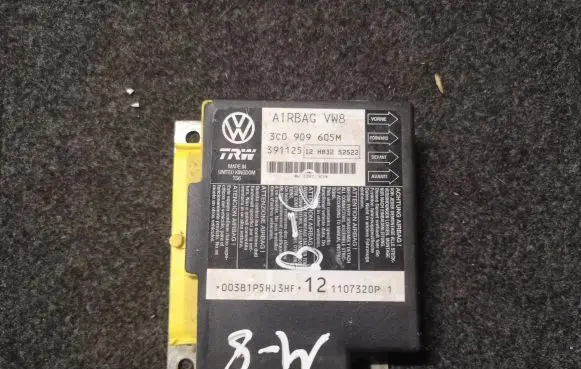 Volkswagen PASSAT B6 Airbag control unit/module 3C0909605M 391125 12H032S2522