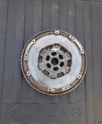 Renault Kadjar Dual mass flywheel 123100461R