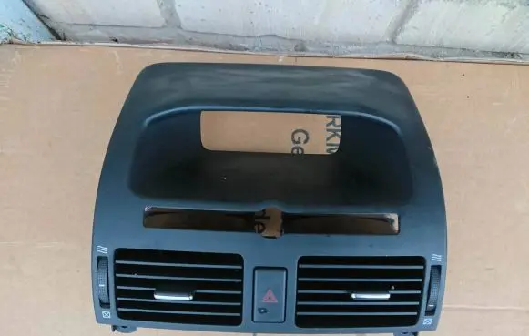 Toyota Avensis T250 Panel trim
