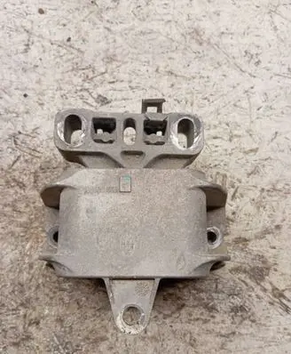Volkswagen Golf V Engine mount bracket 1J0199555